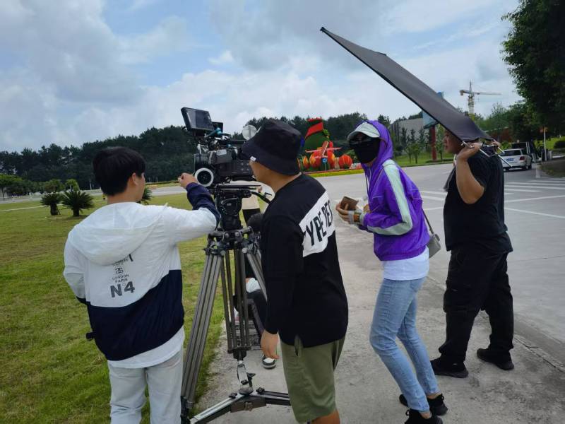 郊区极致互动，未来愿景宏大，致力于成为全球领先的产品宣传视频企业